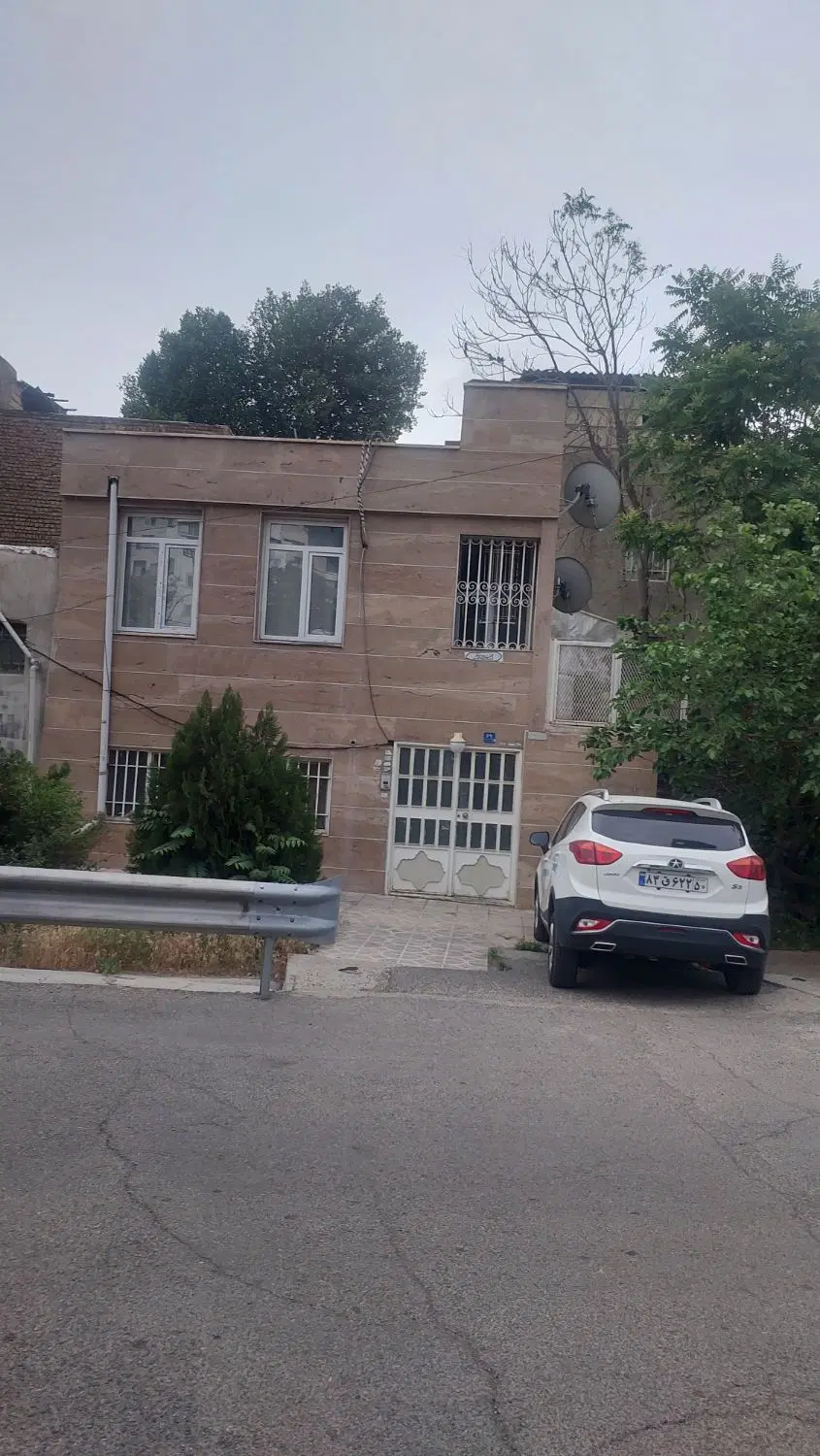 خونه کلنگی منطقه ۵ کن دو طبقه زمین ۱۰۰ متری تهاتر
