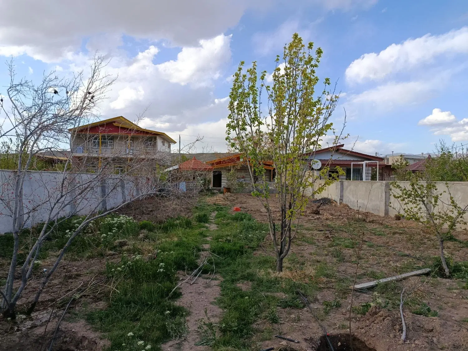 فروش زمین چهار دیواری