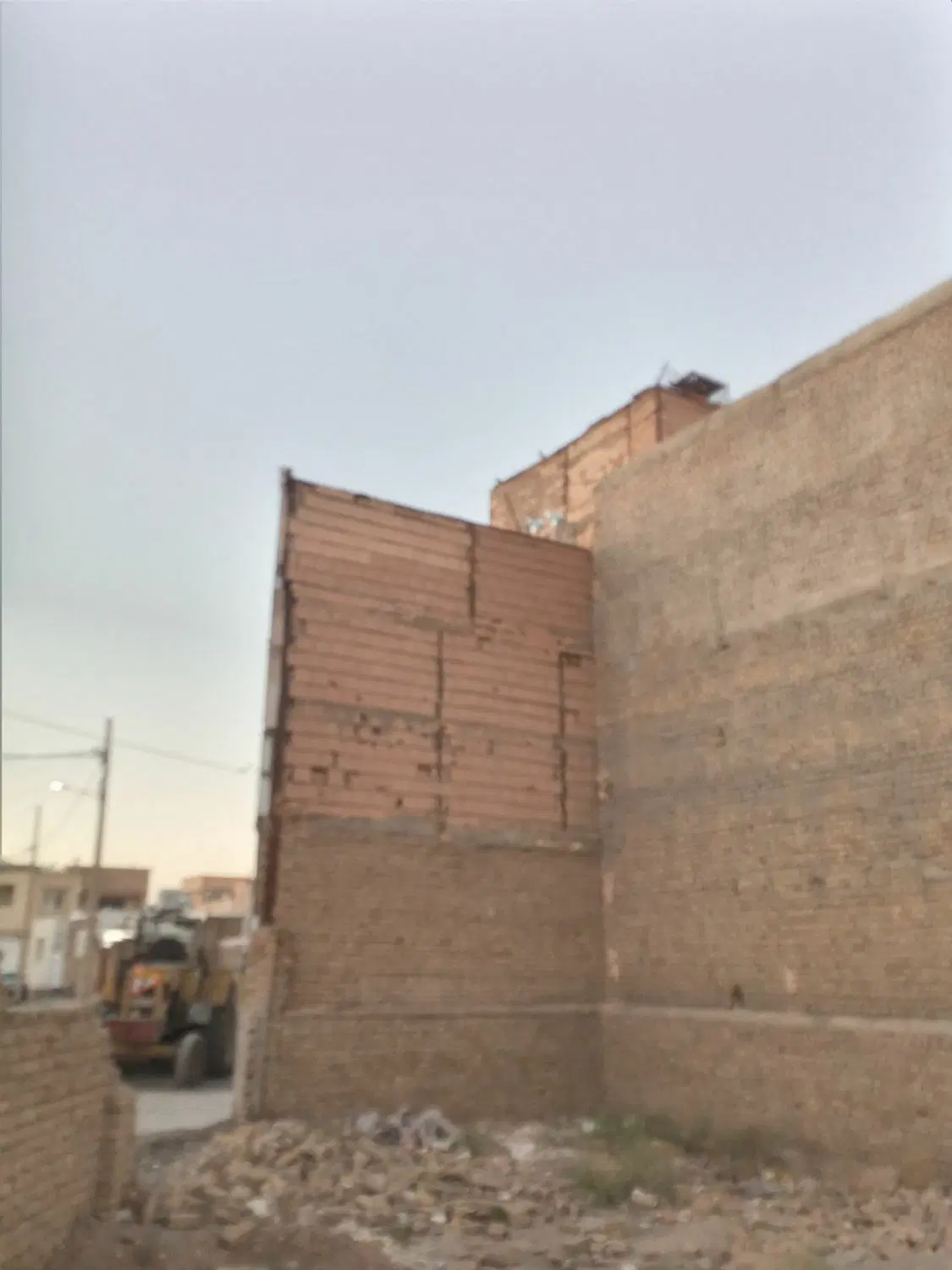 زمین فوروشی