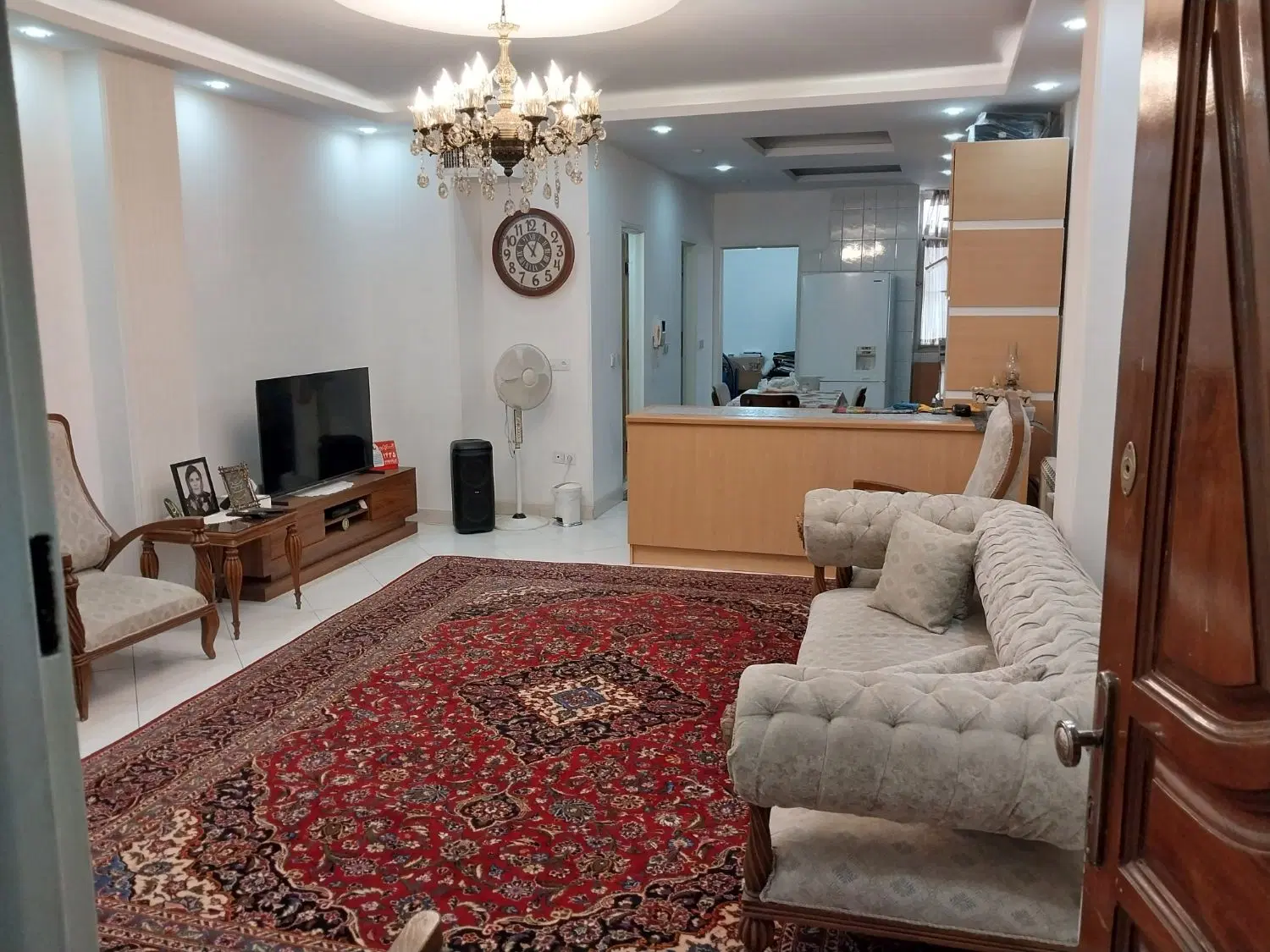63 متر، 1 خواب، پارکینگ و انباری ط دوم