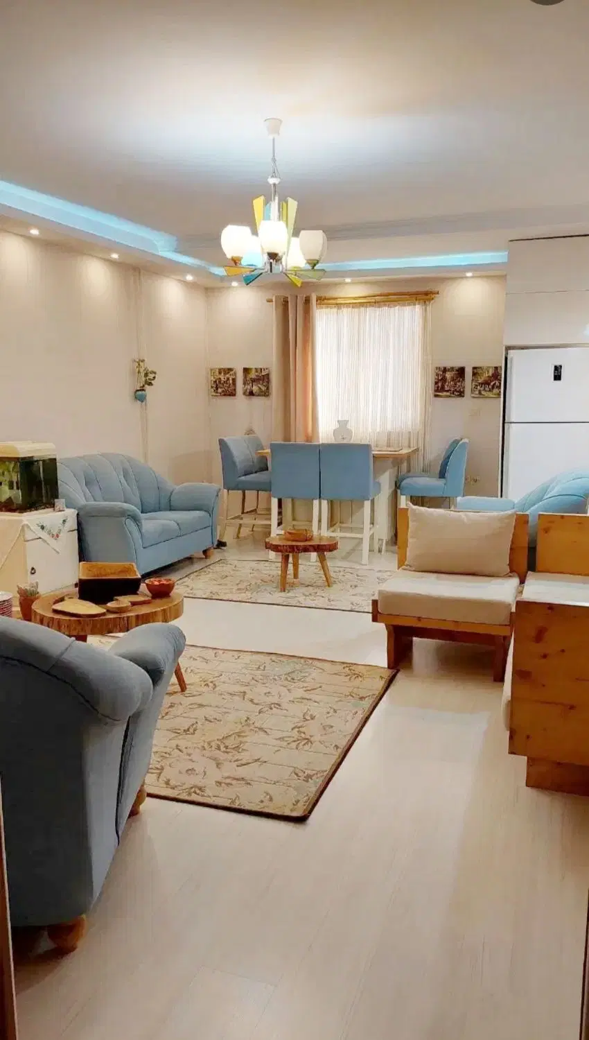 ۷۸ متر_پارکینگ اختصاصی و آسانسور_معلم جنب میدان