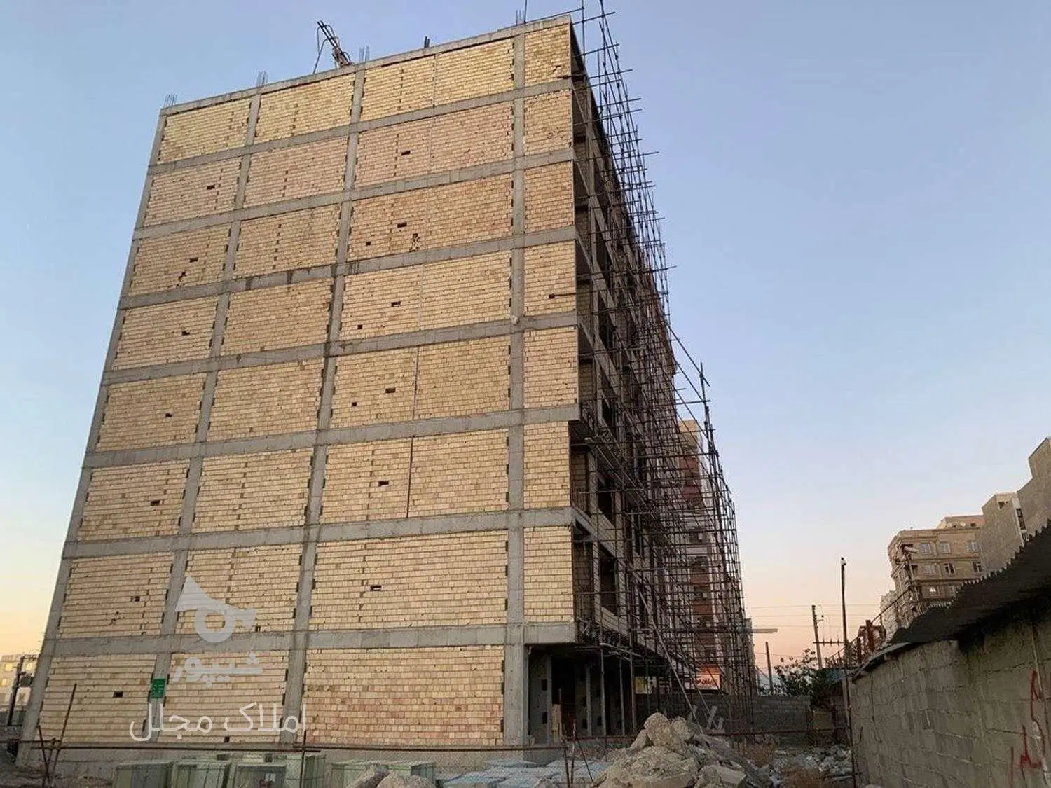 آپارتمان در حال ساخت
