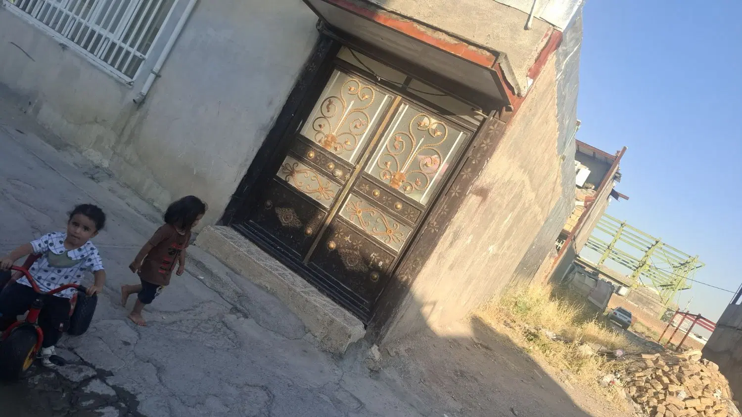 اجاره ورهن ،وفروش خانه یک طبقه درثلاث باباجانی