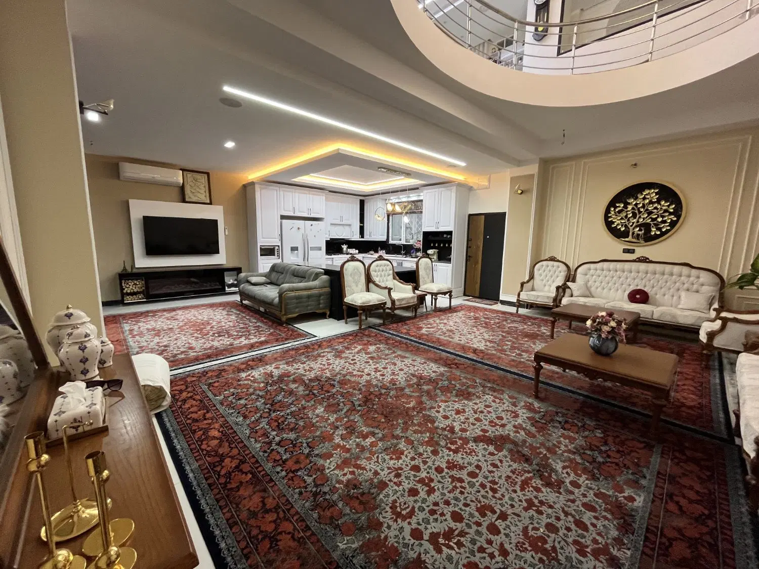 فروش ویلایی زیباشهر خیابان مرصاد ۳