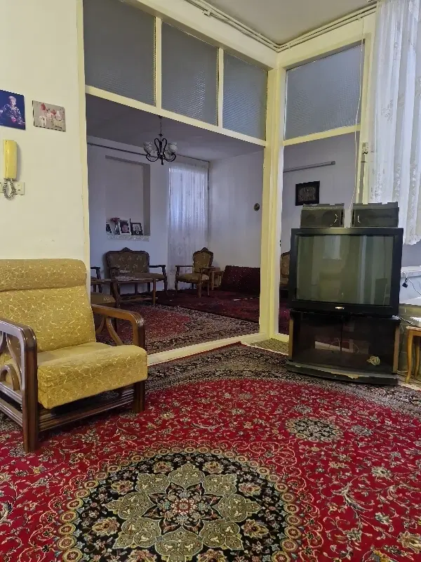فروش یک باب خانه کلنگی با قابلیت سکونت درتاکستان