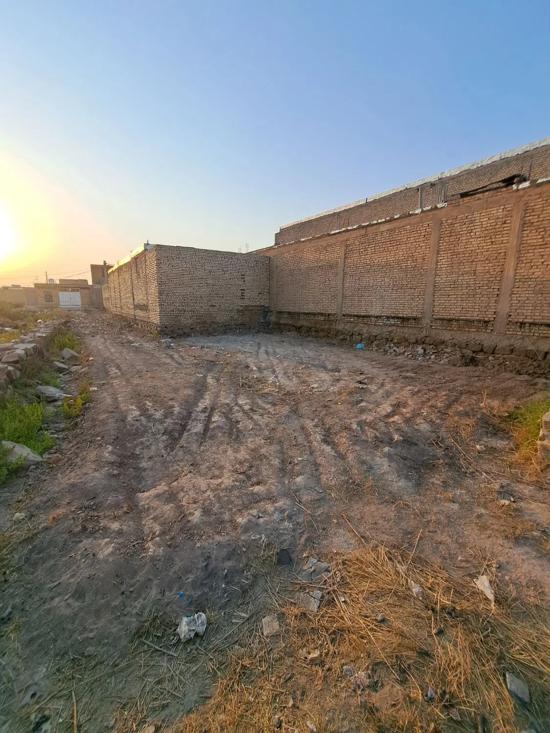 زمین عین دو