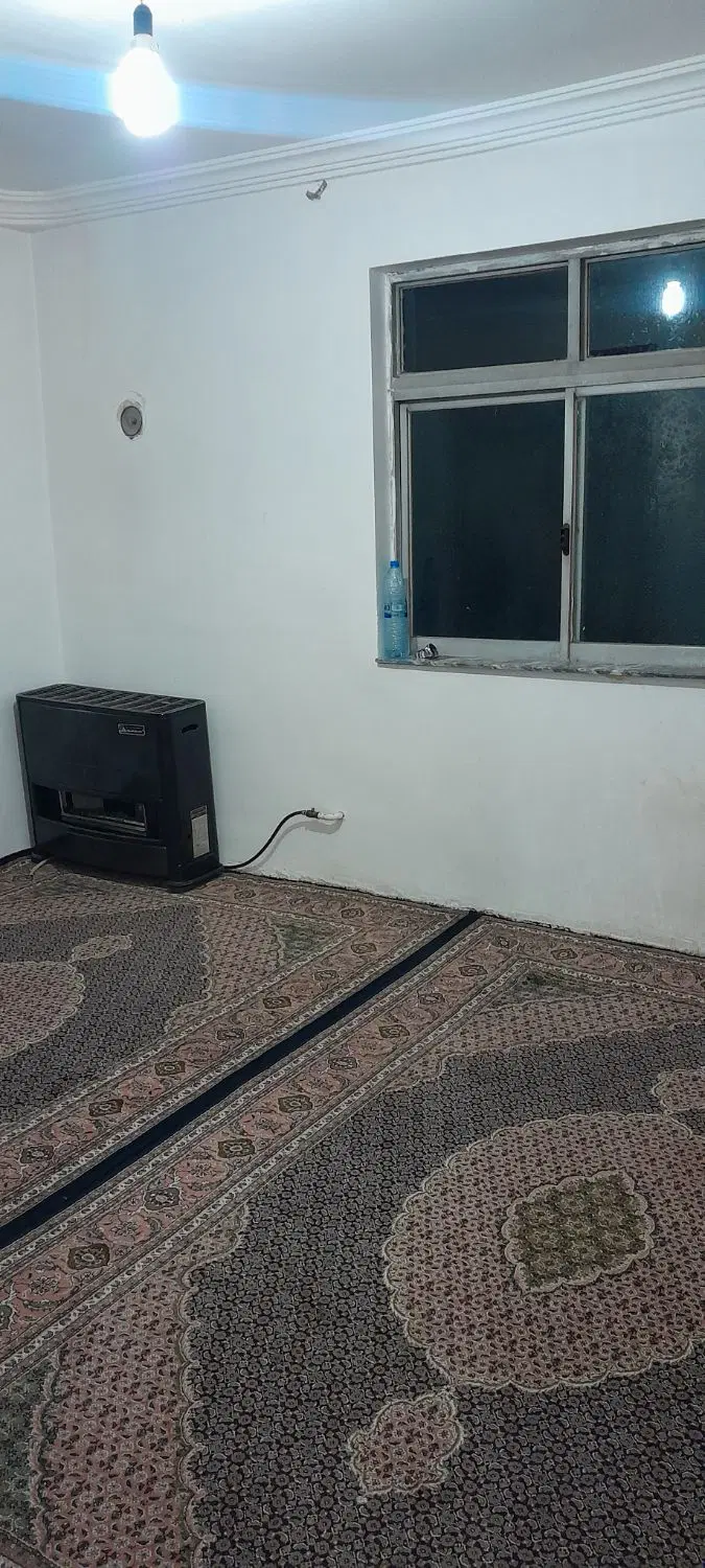 خانه ویلایی و۴ باب مغازه بر خیابان اصلی