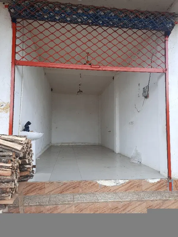 مغازه اجاره ای بر خیابان اصلی