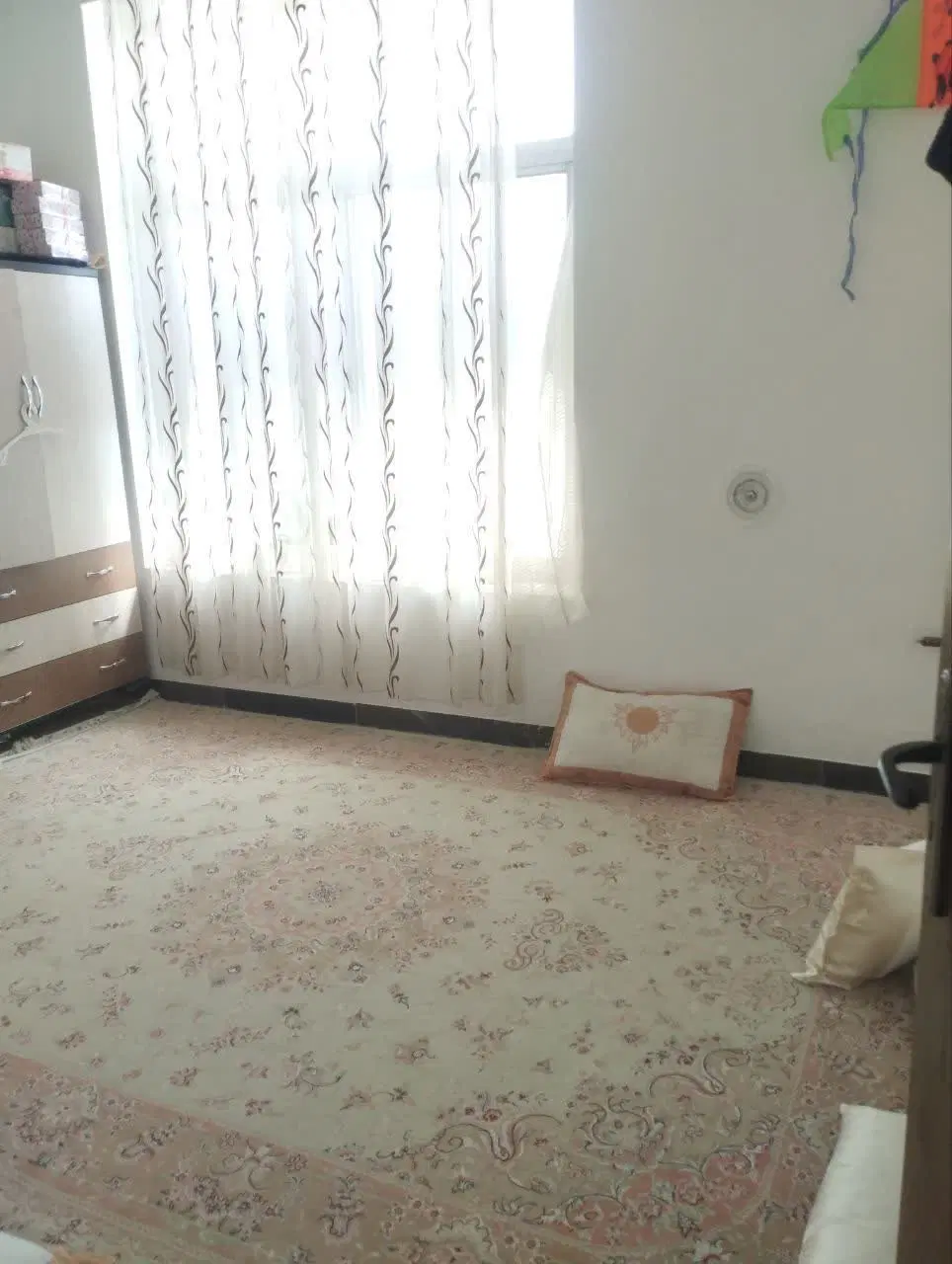 دو خوابه مسکونی درب به ساختمان