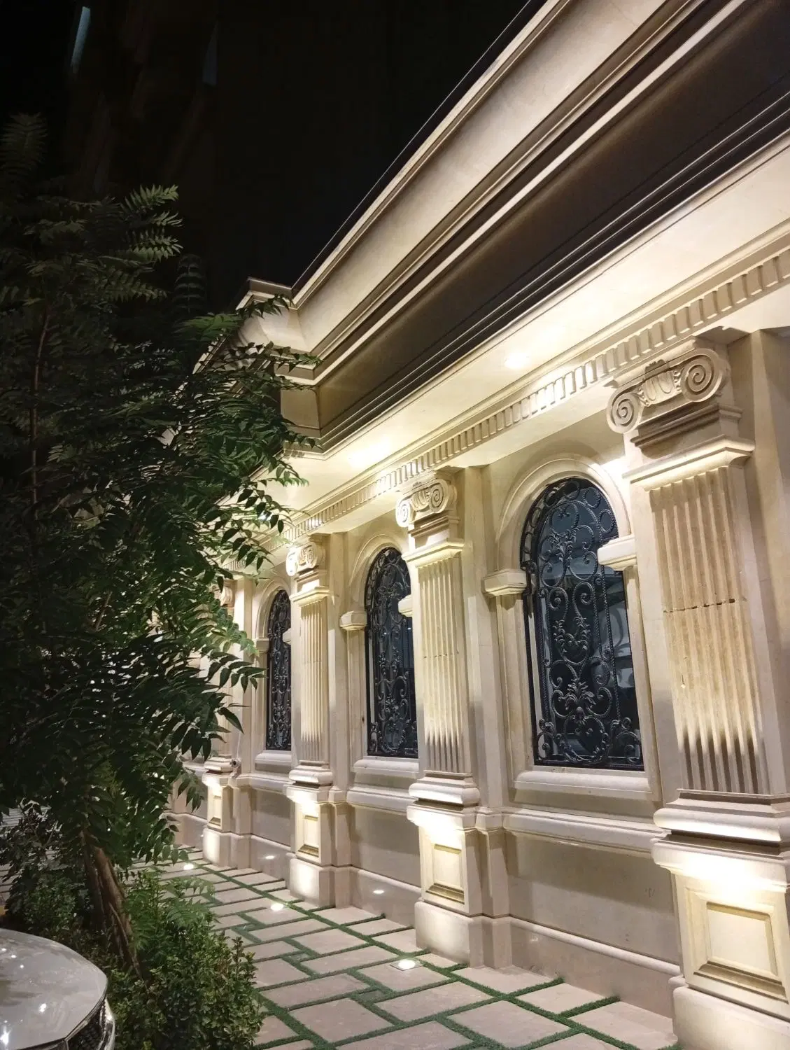اشرفی مرزداران ۳۰۰متر