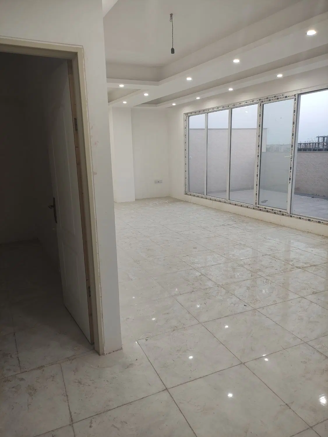 واحد ۷۰ متری _پشت شهرداری