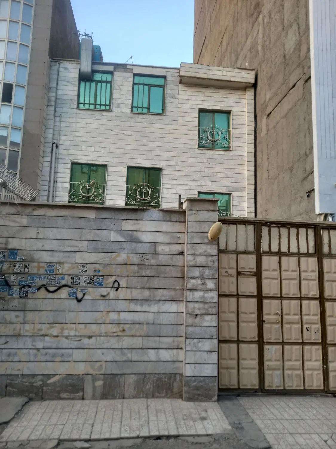 فروش یک ملک