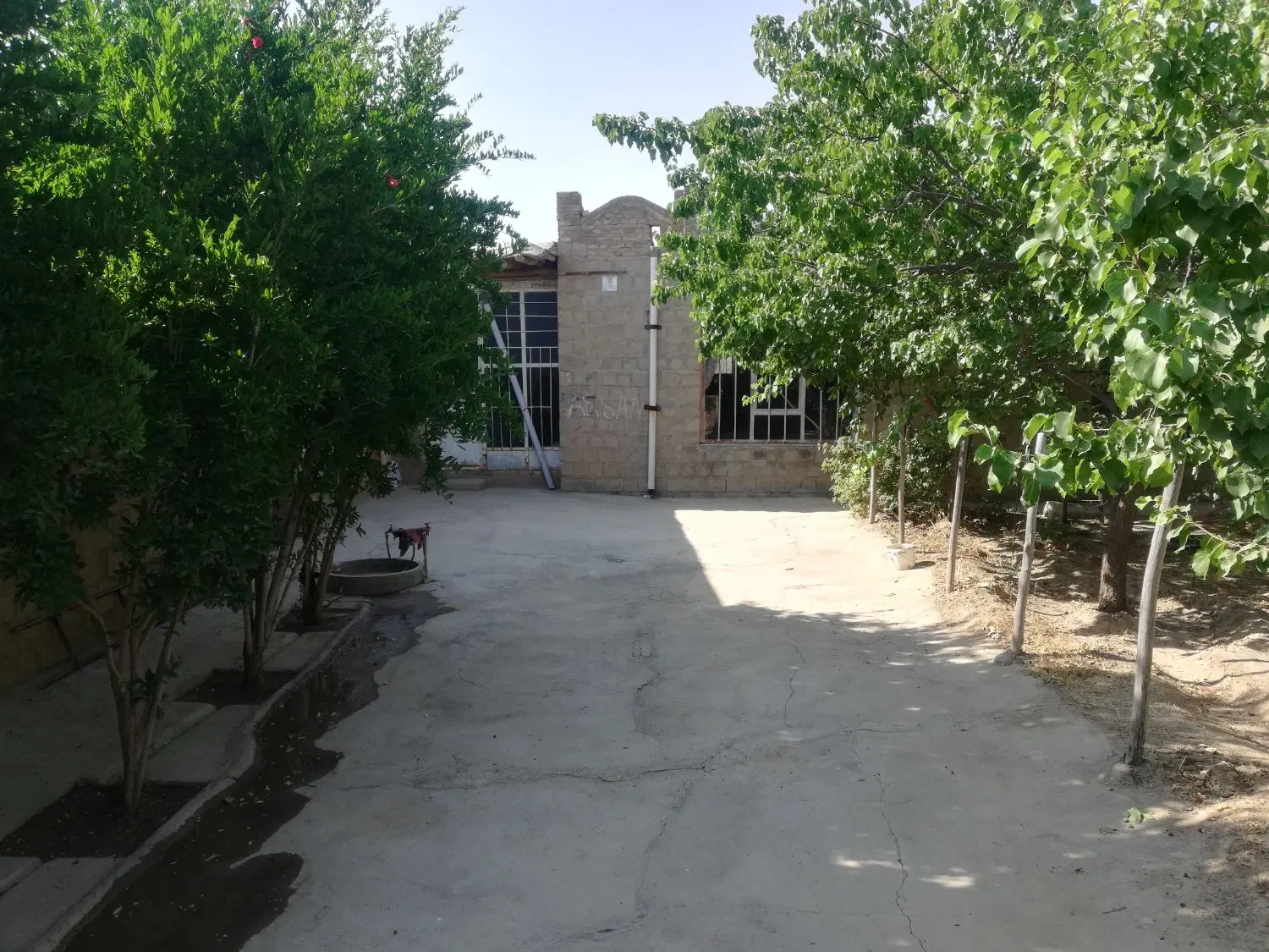 خانه باغ ۱۱۴۰ متر،سندثبتی،آب برق گاز تلفن