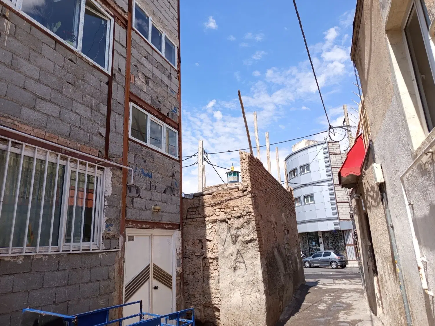 خانه دوطبقه تازه ساخت درحجتی مناسب دو خانواده