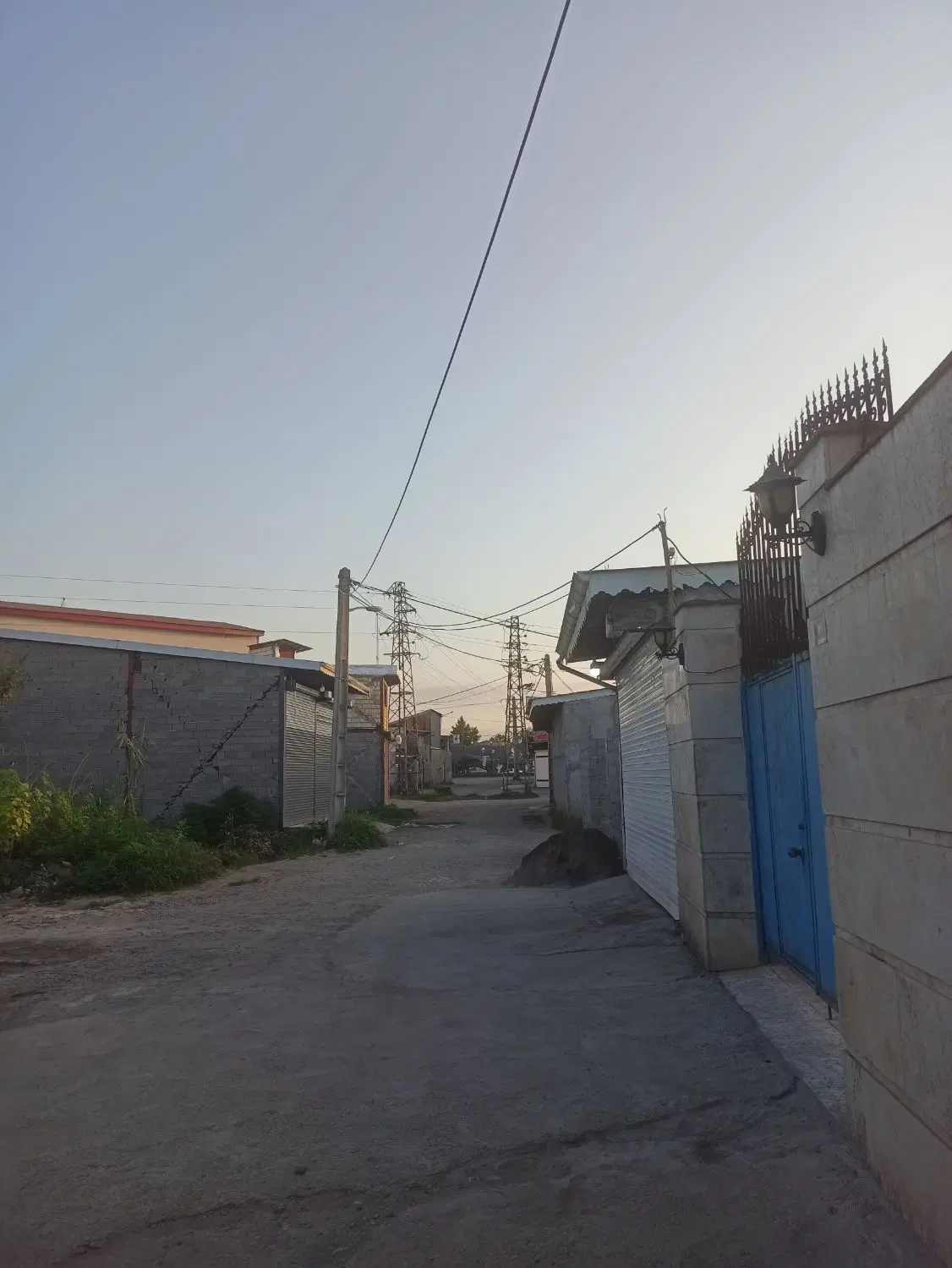 دو مغازه در پاکت سازی پاکتسازی آج بیشه جانبازان