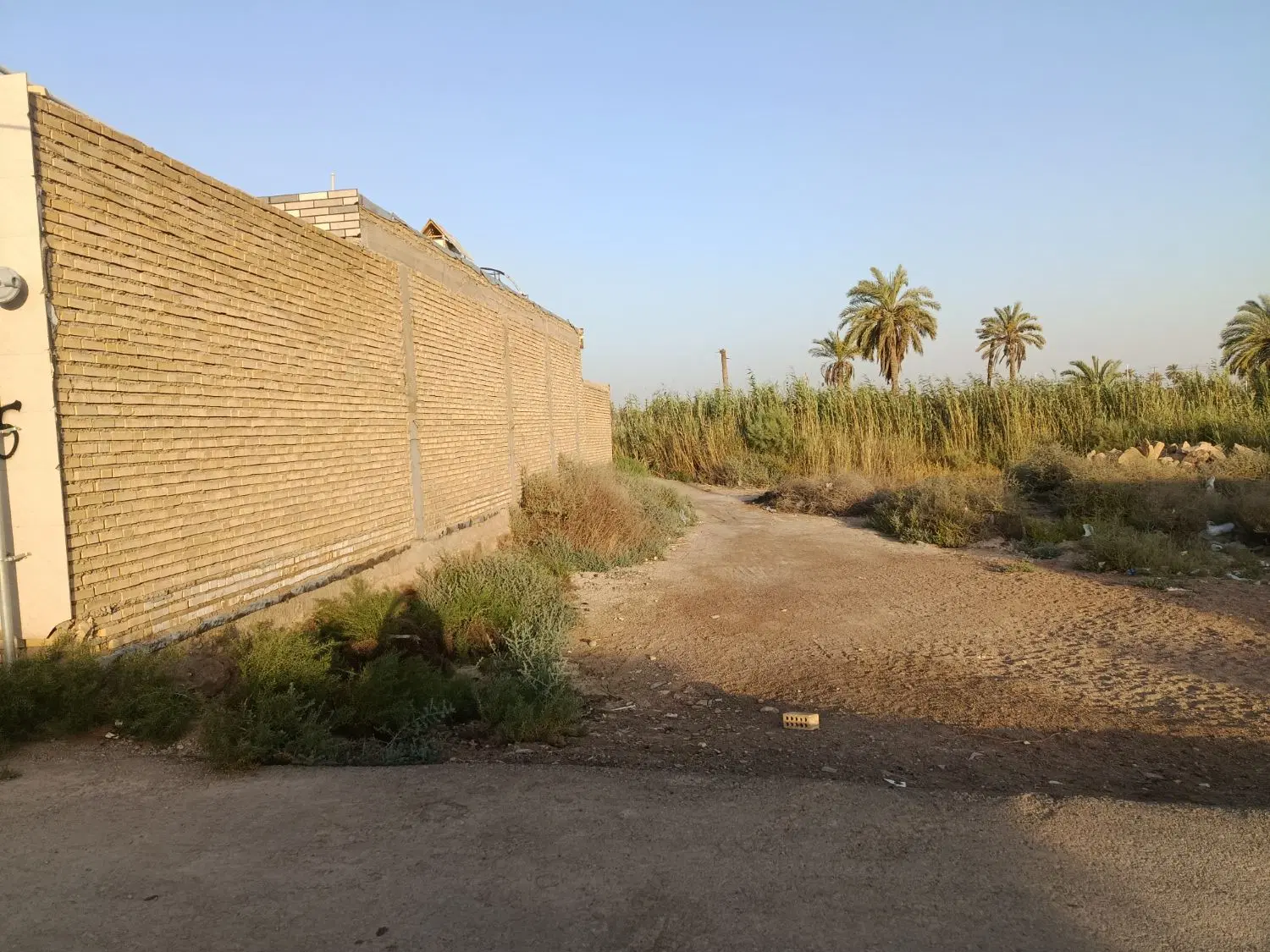 زمین فروشی