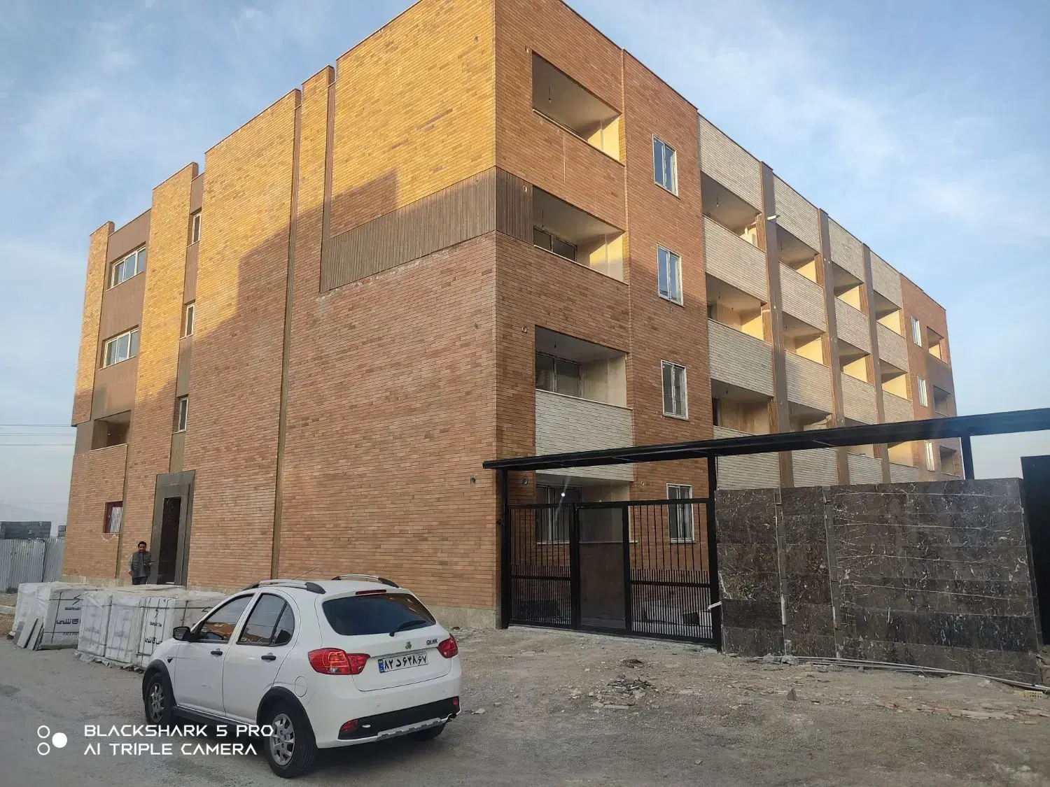 دو خوابه صفر کلید اول در بهارستان اصفهان