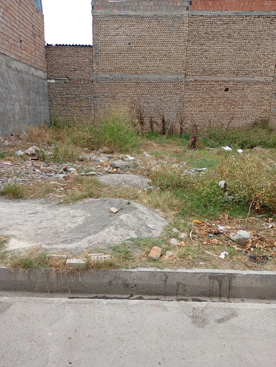 زمین فروشی