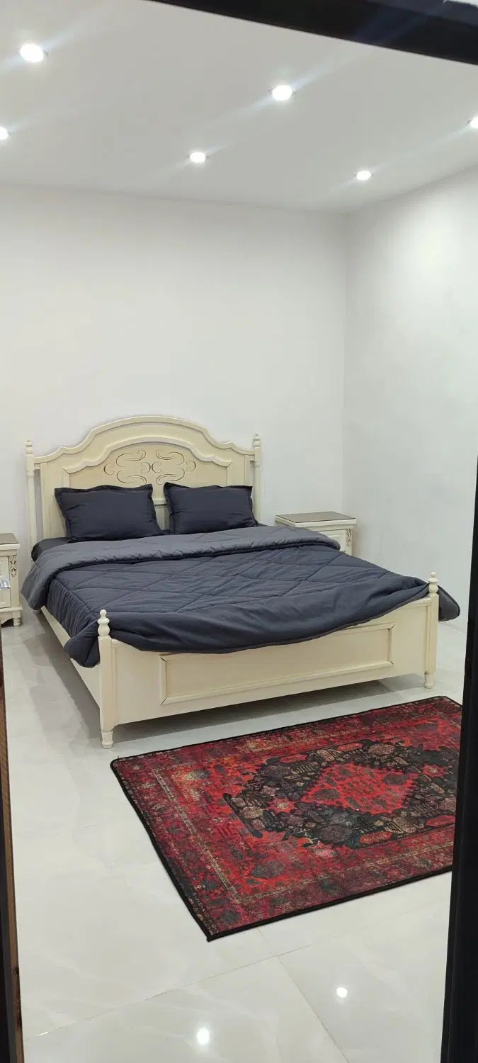 اجاره روزانه واحدخیلی تمیز(مجرد و بومی) تماس نگیرن