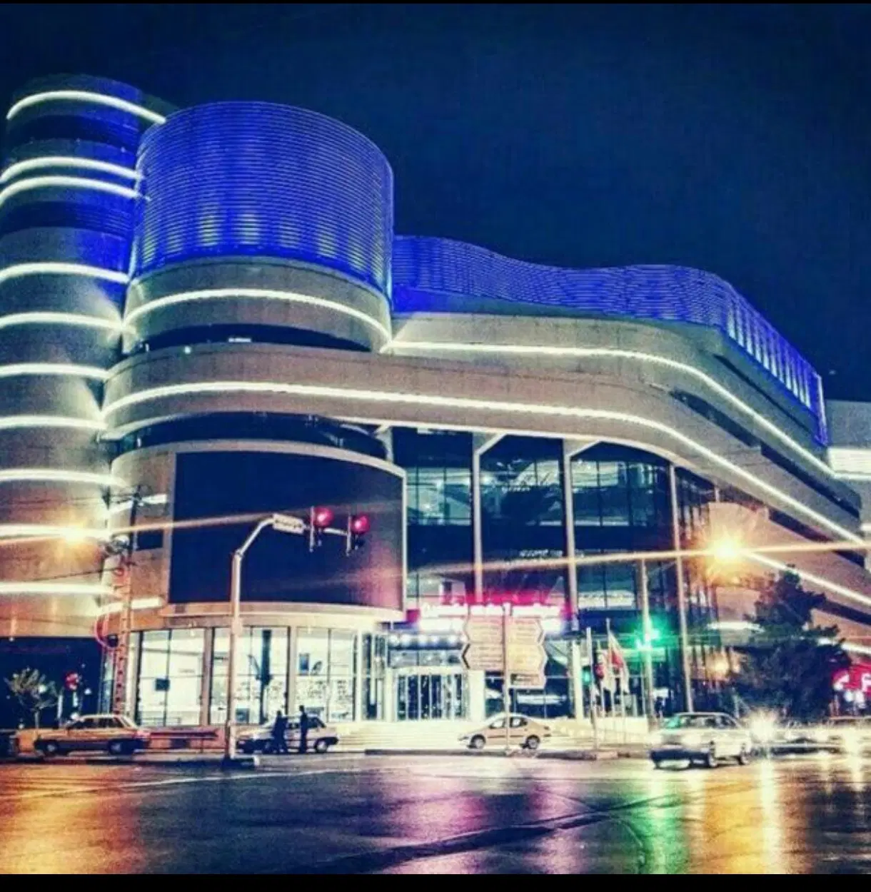 مغازه در مجتمع تجاری اکسیر