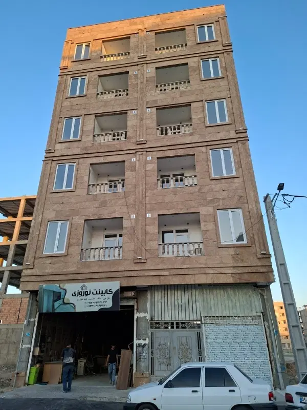 واحد مسکونی ۱۱۰م طبقه ۱ پارکینگ صالحیه