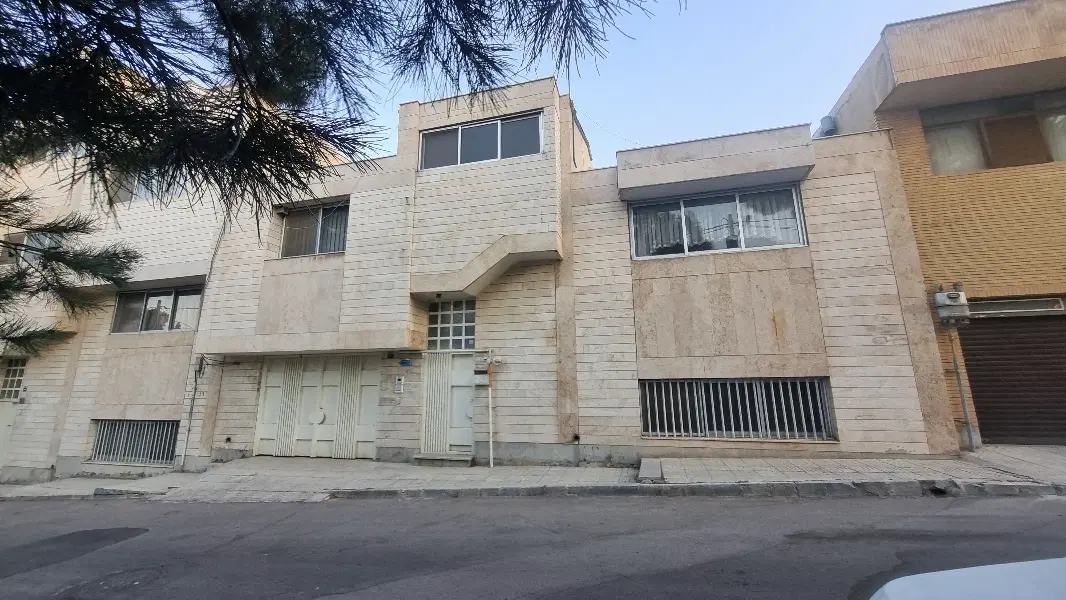 منزل ویلایی کوی سپاهان روبروی ترمینال صفه