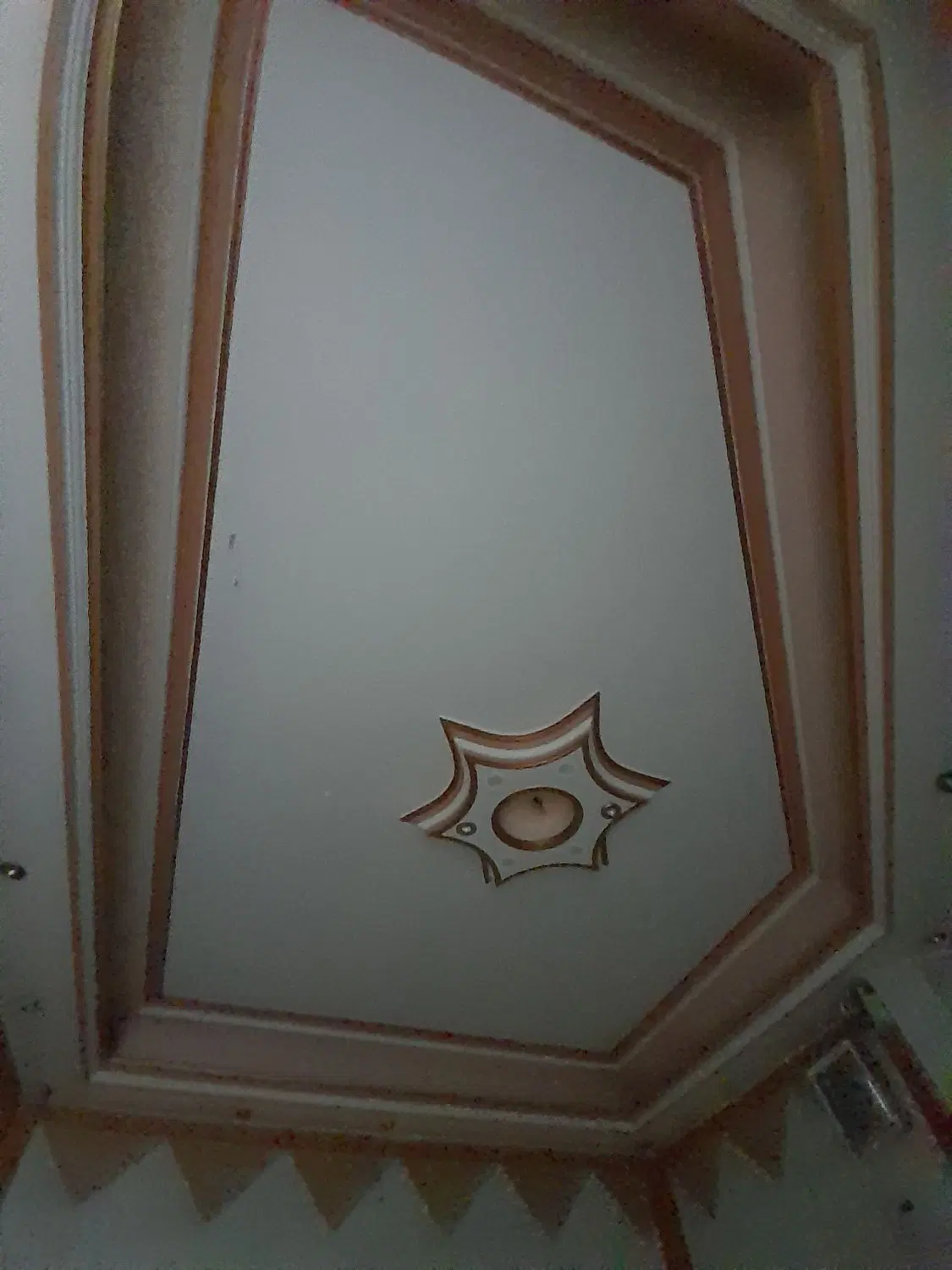 مغازه ۲۱متری نقش جهان فاز یک