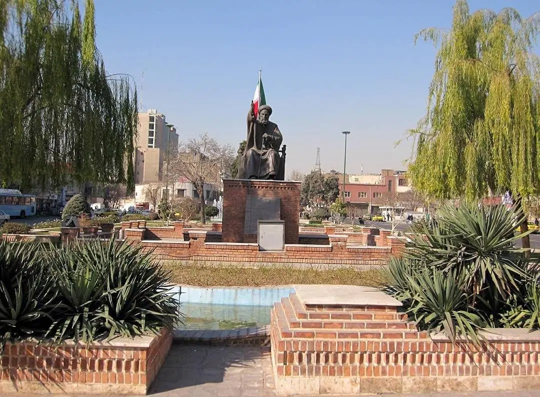 ۳۰۰ متر +۵۰ متر تجاری ضلع جنوبی میدان بهارستان