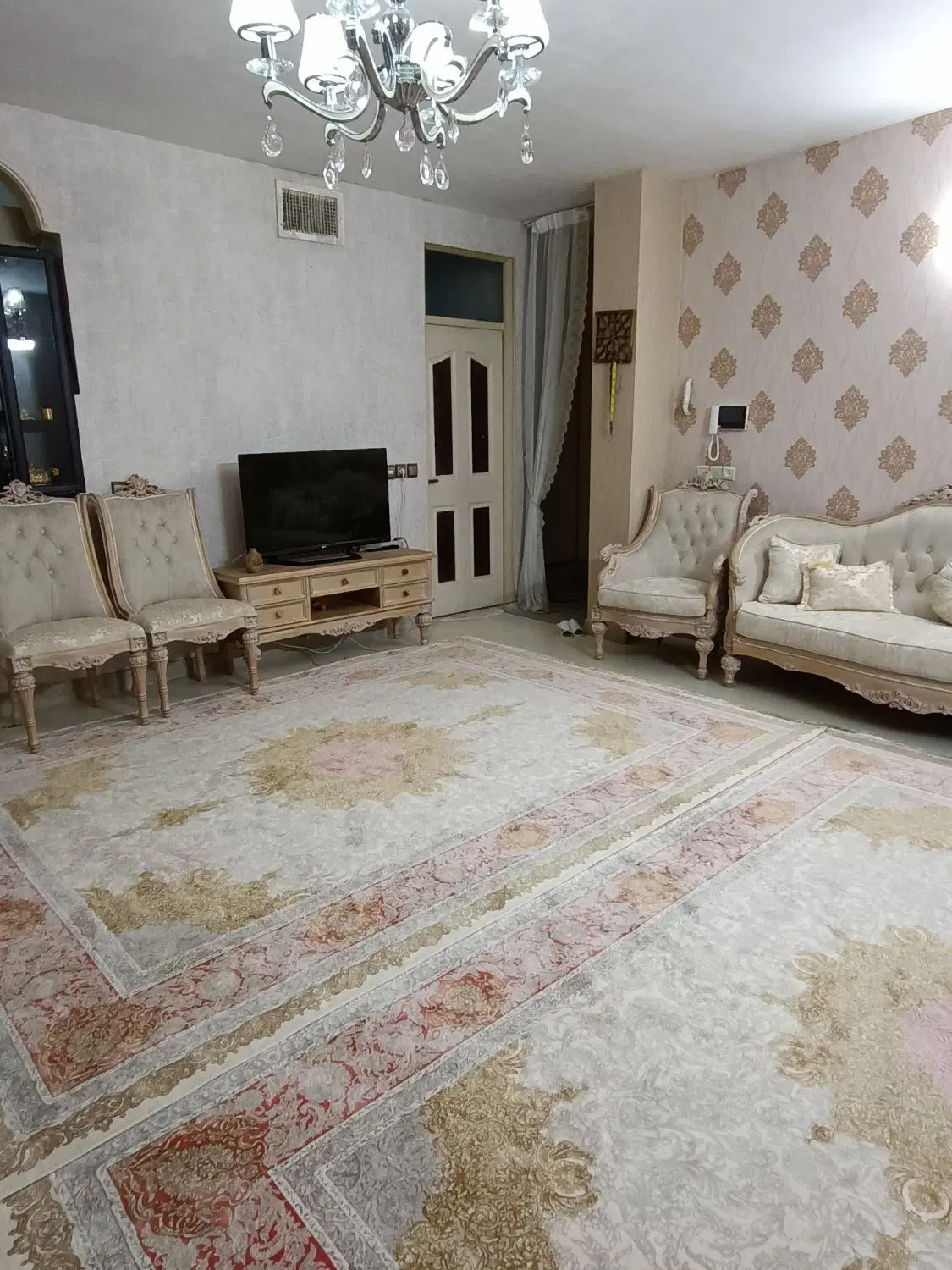 یک دستگاه آپارتمان ۶۴متری شهرک کارگر غربی دهم