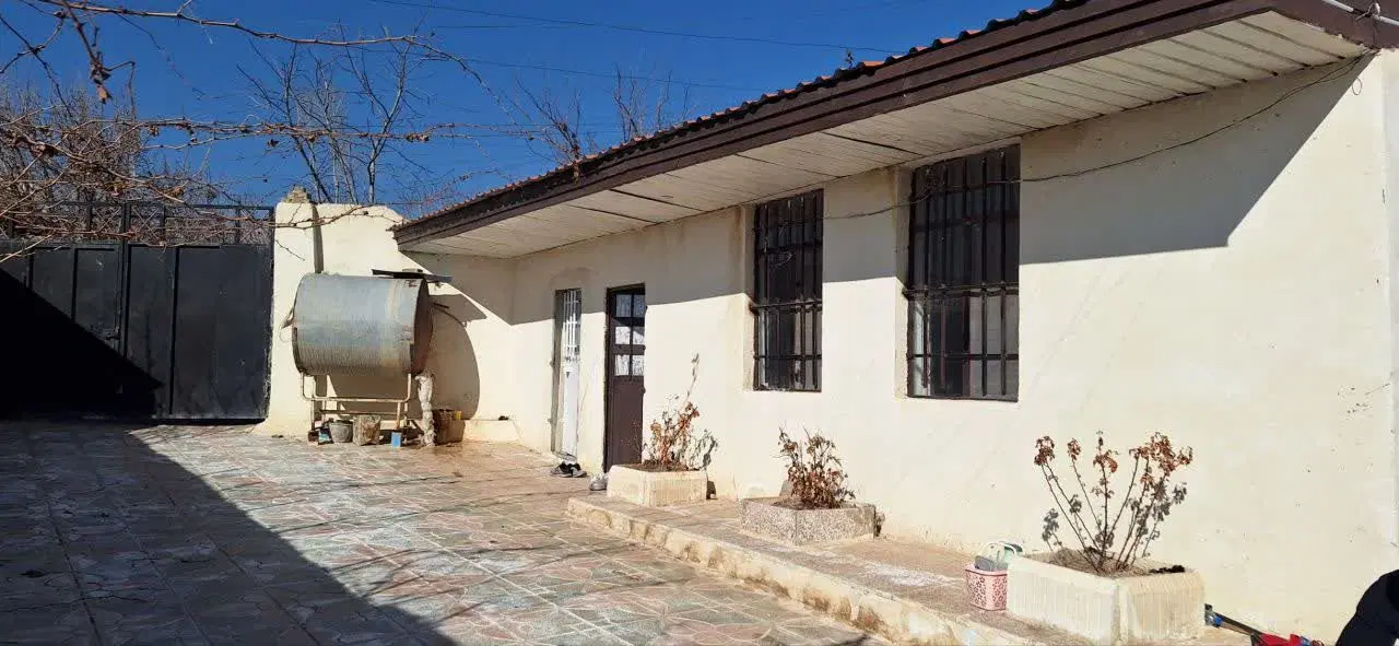 فشند ۳۰۰متر با بنا ویلایی