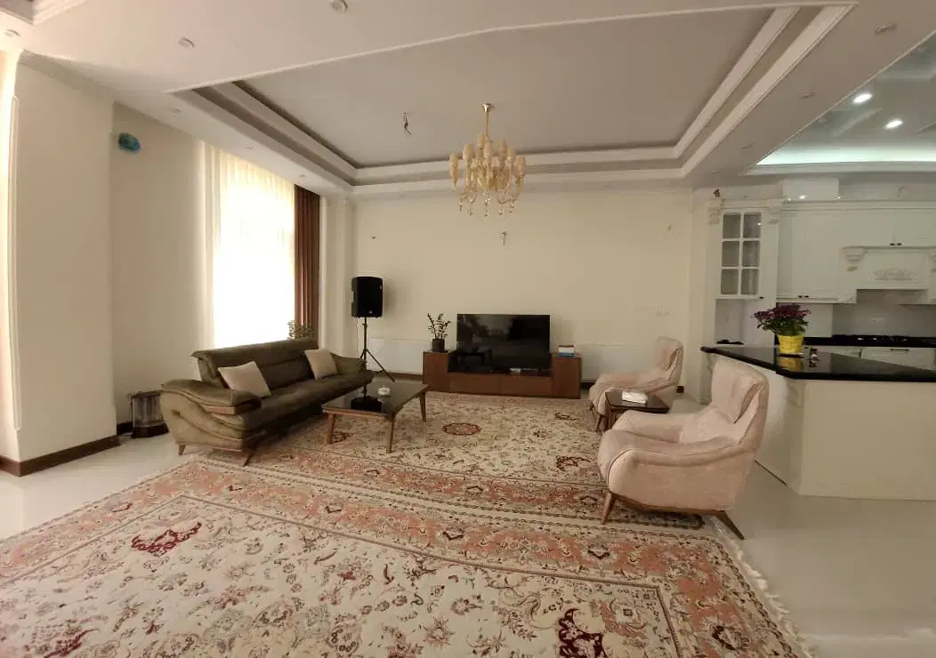 عمارت لاکچری استخردار فول گیم و فول امکانات