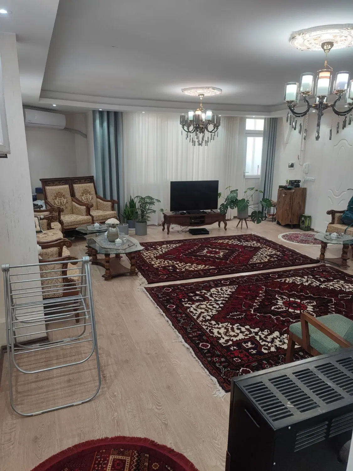 آپارتمان 100 متری صدرالشعرا