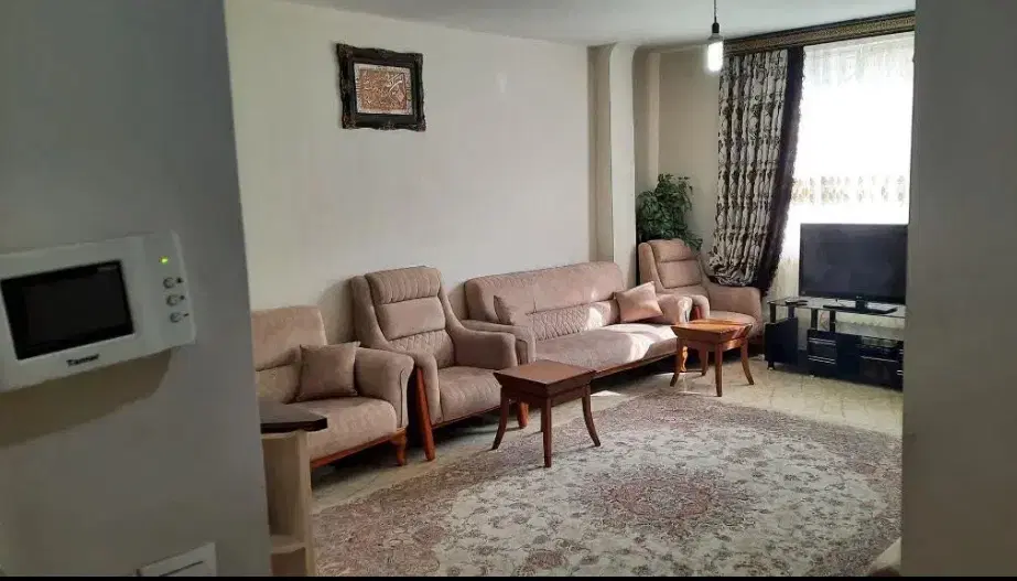 ۷۰متر۲خواب  طبقه اول پارکینگ فاز یک‌۱۳شرقی