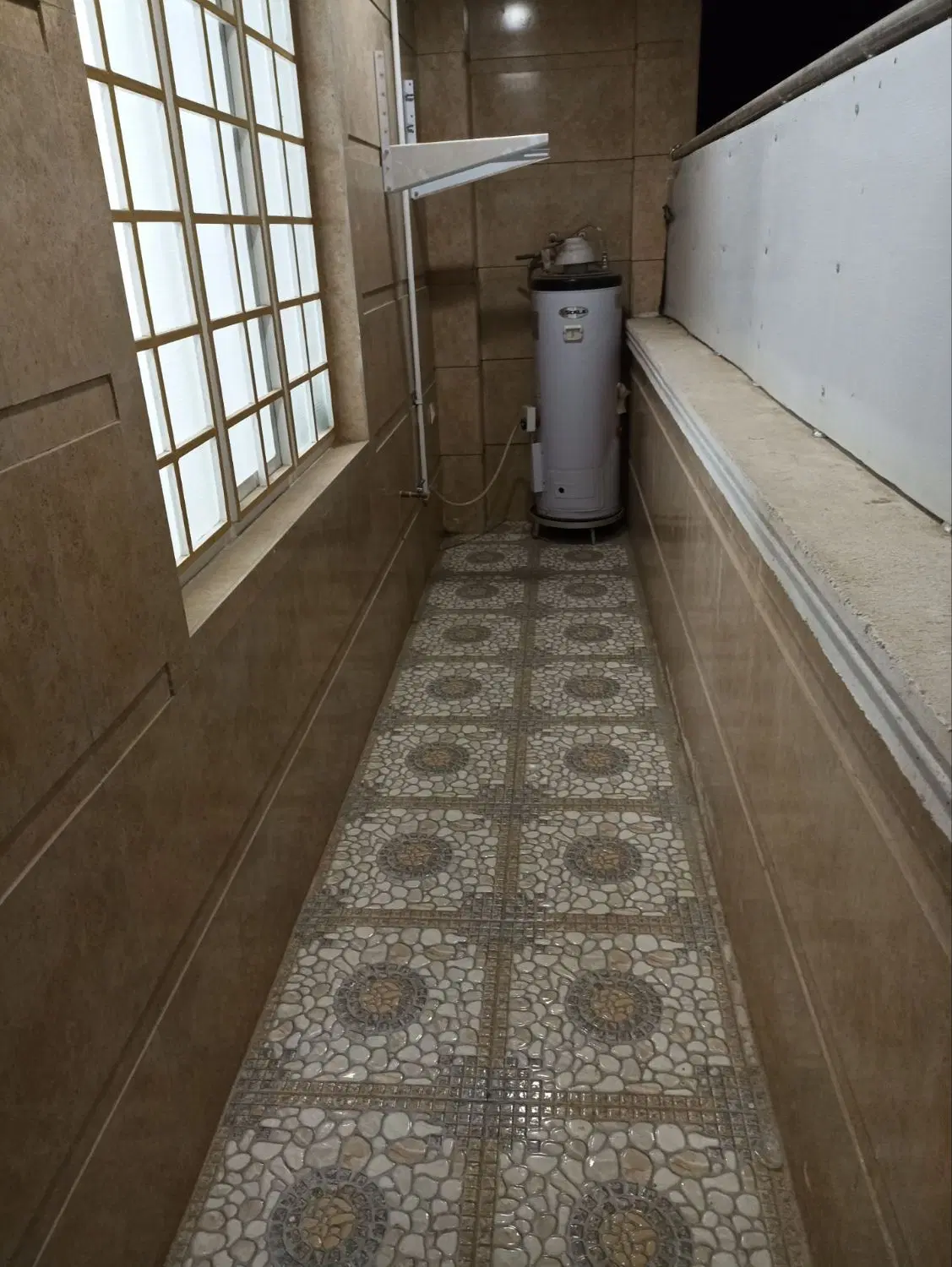 طبقه بالا۱۱۲متری دوخوابه  نوساز فول امکانات سرقنات