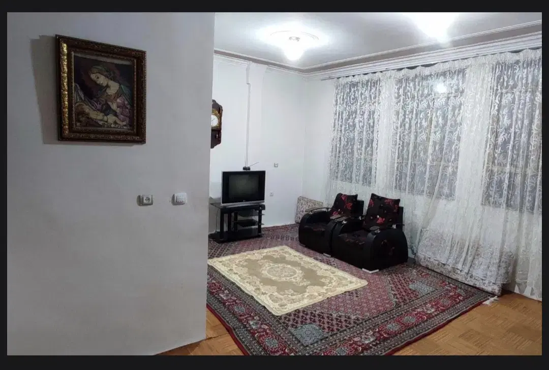 اجاره روزانه . مرکز شهر ‌. طبقه ای دوم