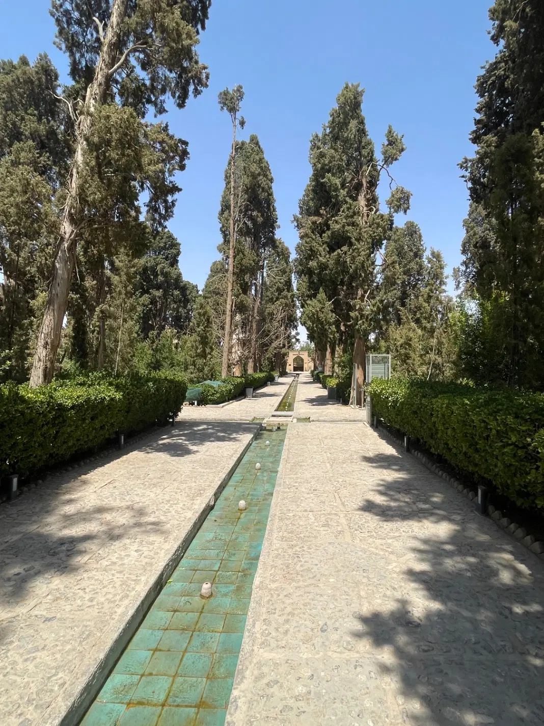 آپارتمان میدان تیر احمدی روشن