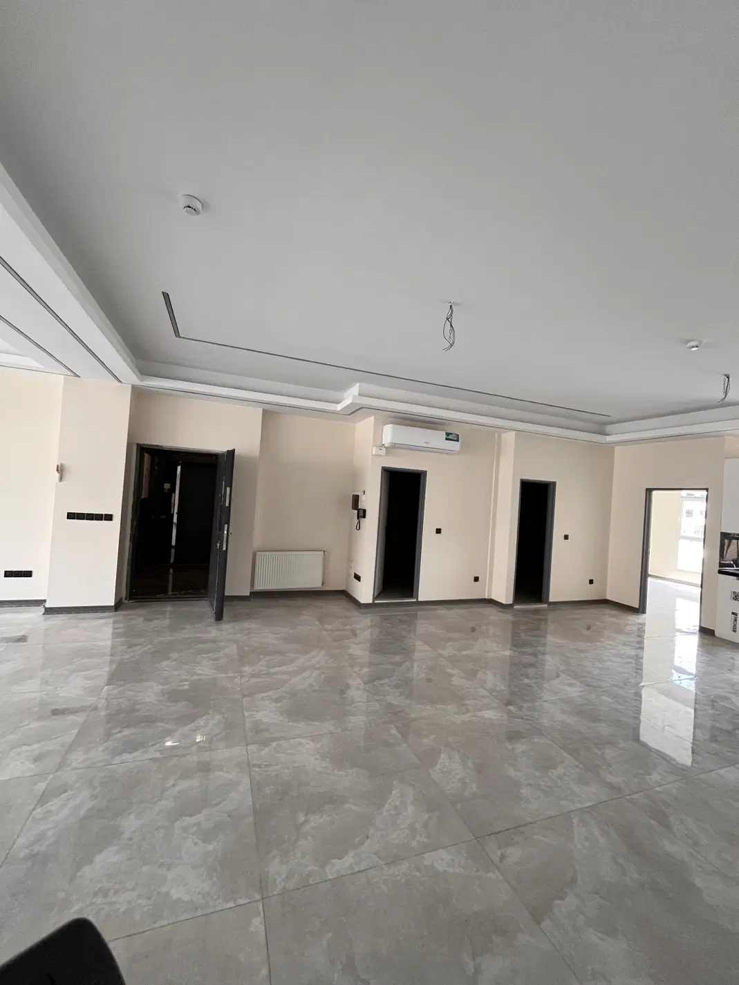 اجاره واحد اداری بر خیابان اصلی