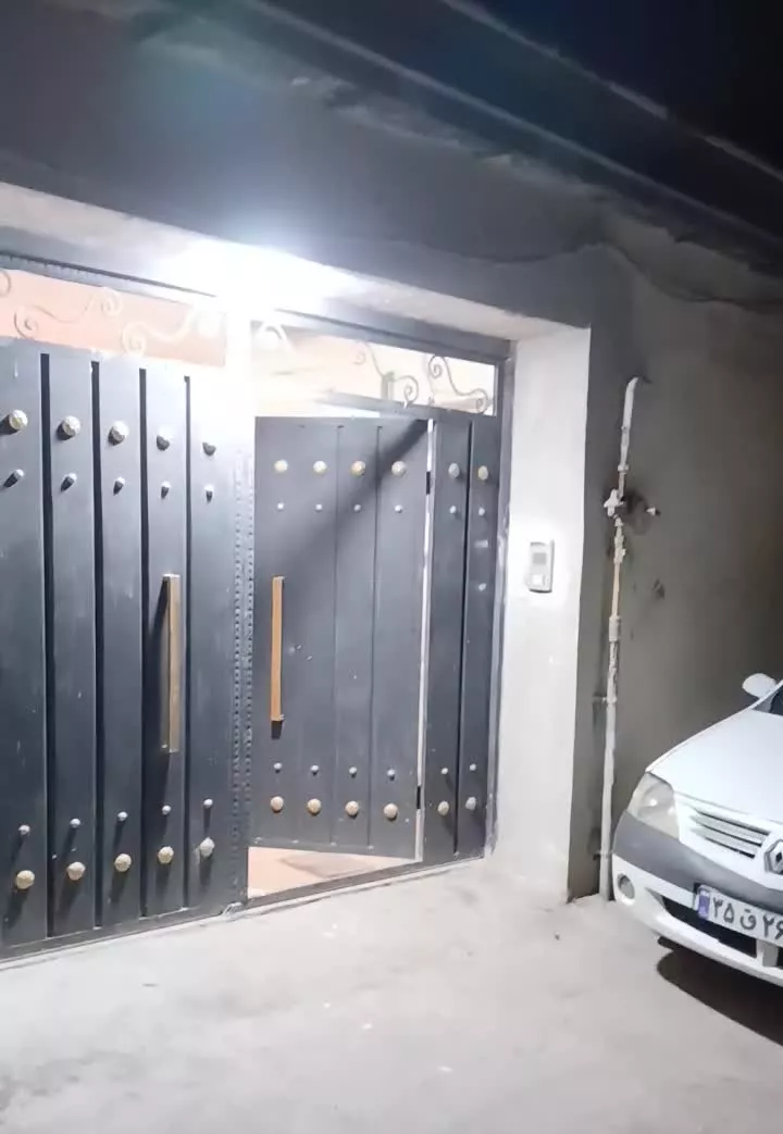 خانه ویلایی ۲۰۰ متری سپه حلاجان با پارکینگ