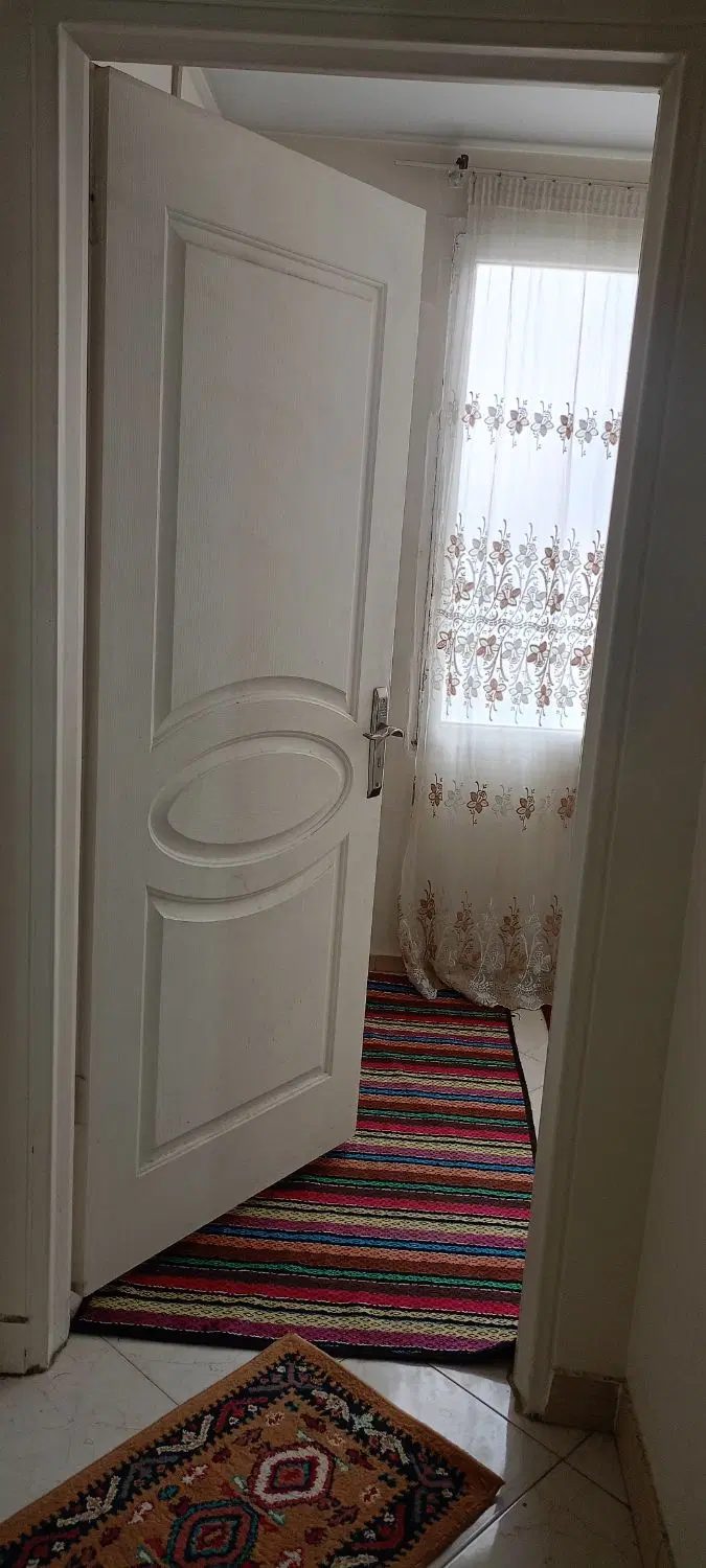 خونه دارم دنبال همخونه آقای موجه هستم