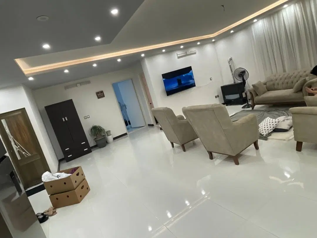 اپارتمان۱۱۷متری تکواحدی طبقه۳ بااسانسور هراز زوج