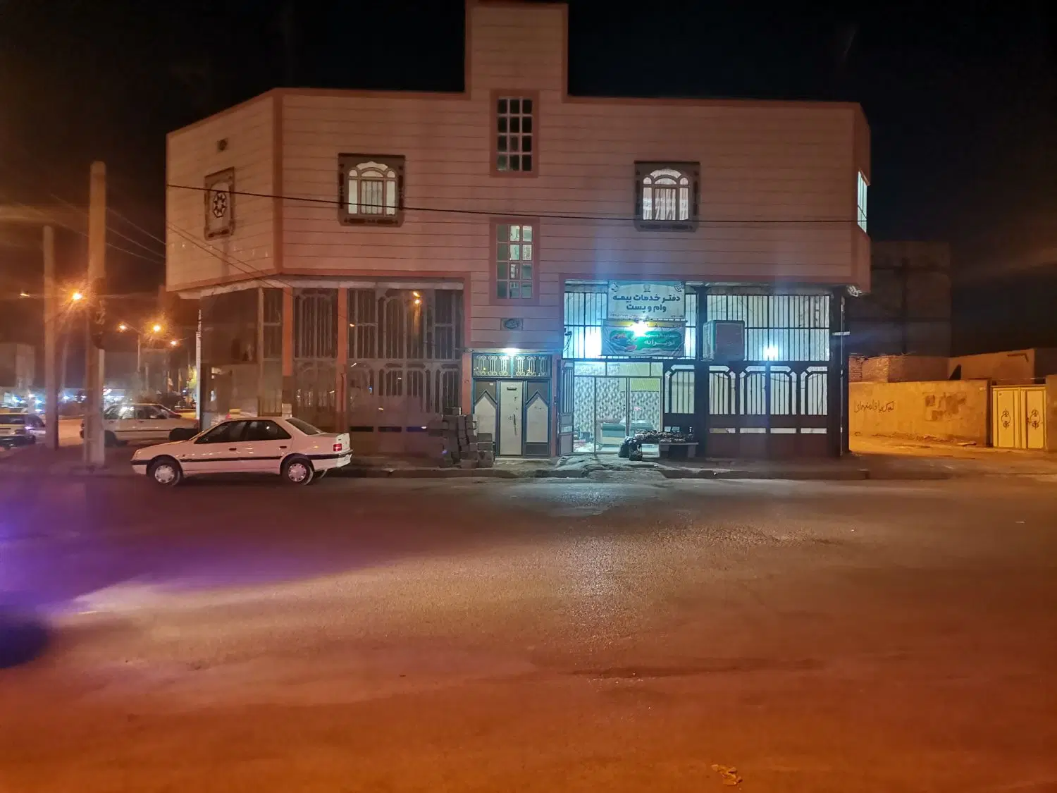 آپارتمان ۹۰ متری دلباز ، بسیار نورگیر و امن