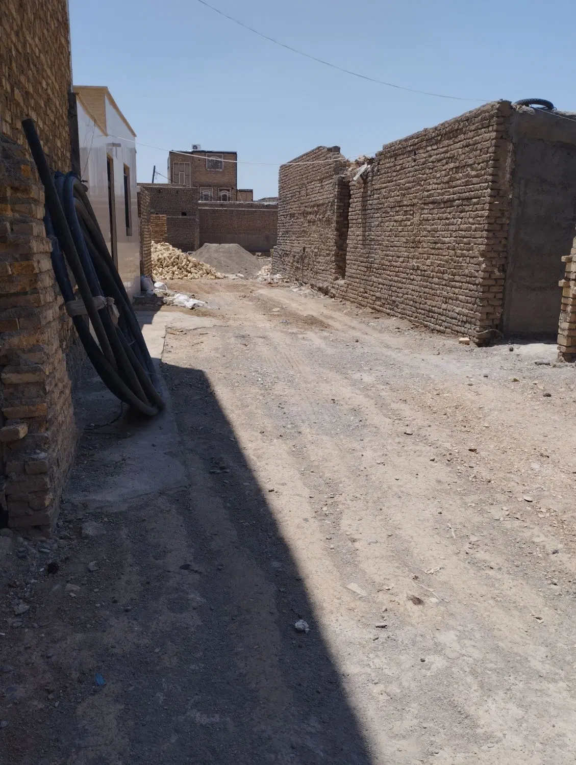 زمین ۱۲۰ متری