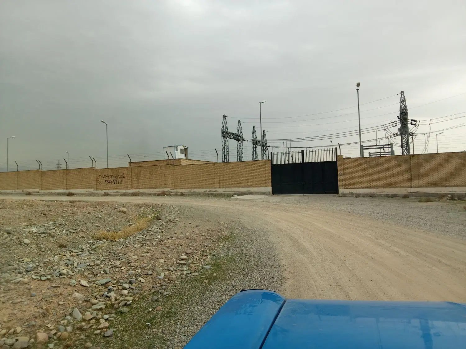 زمین 320متر