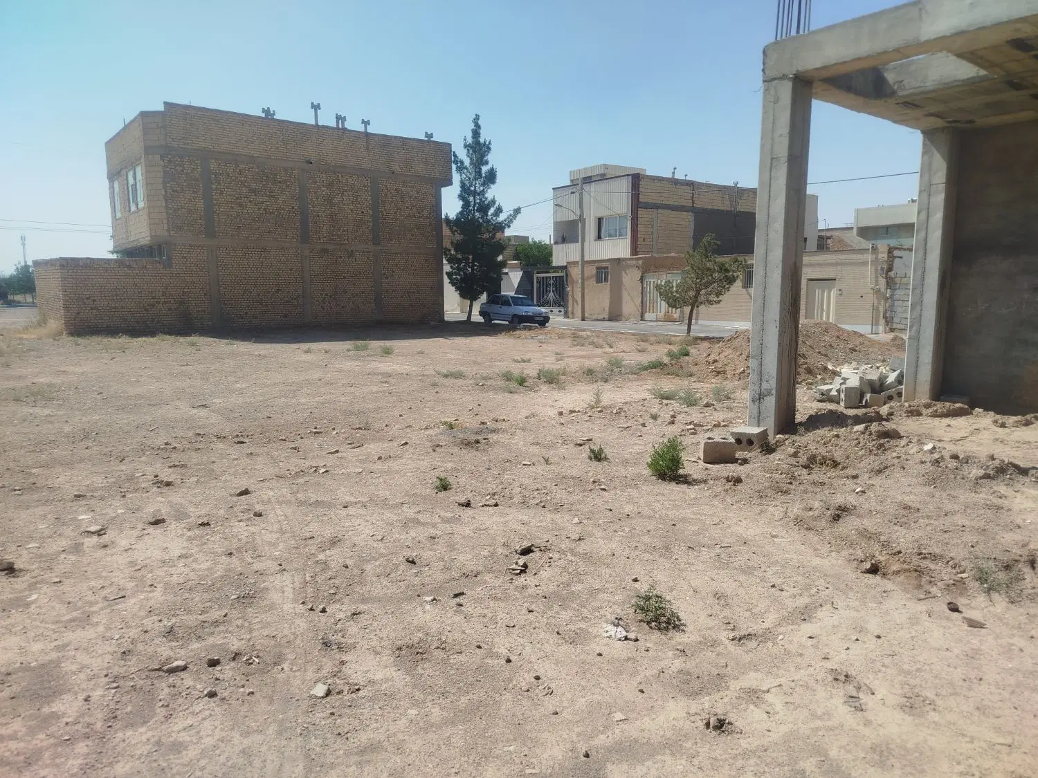 زمین فیروز آباد