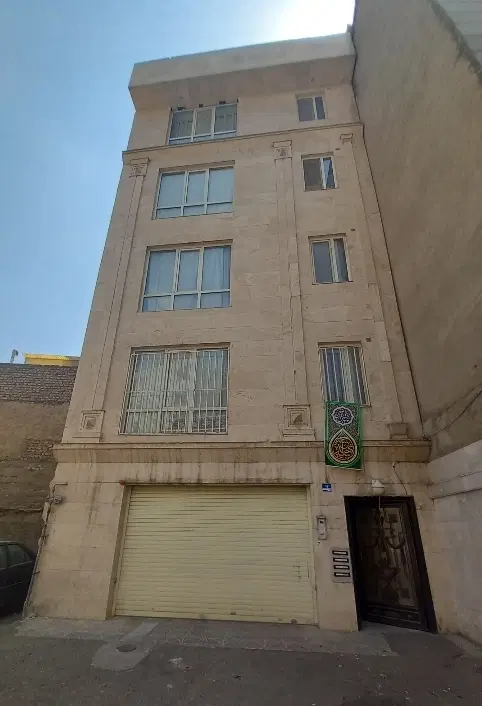آپارتمان ۴ طبقه یکجا.دربستی مستغلات.