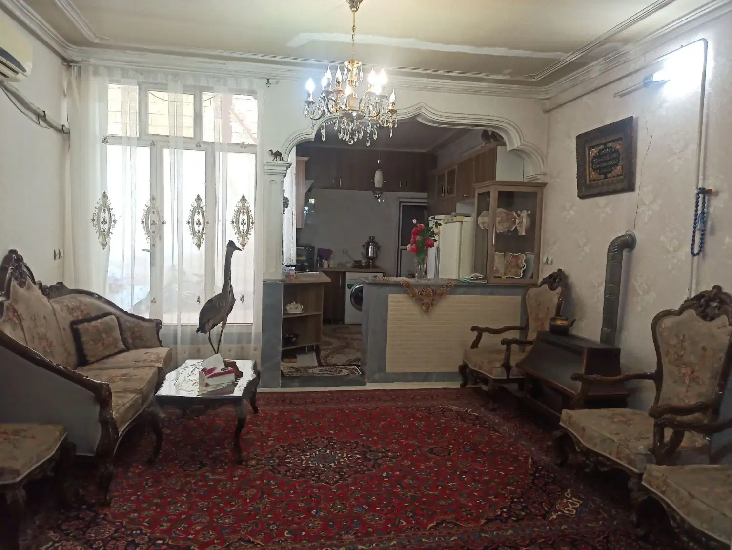 خانه ای حیاط دار و نقلی همراه با مغازه