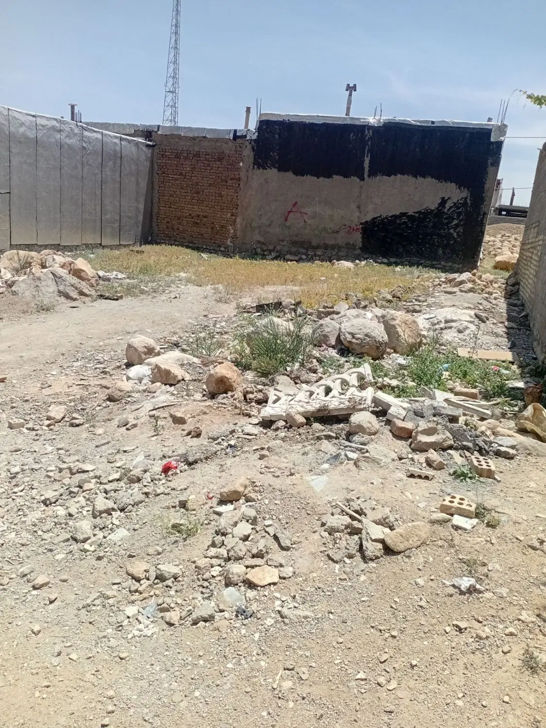 زمین فروشی