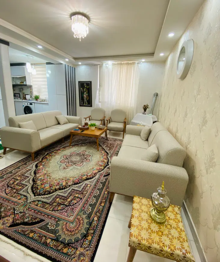 تک واحدی خیابان بهارستان‌
