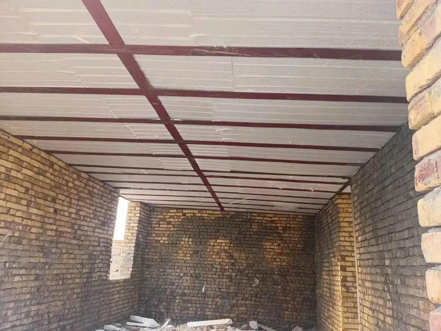 خانه نیمه کاره ۲۰۰ متر