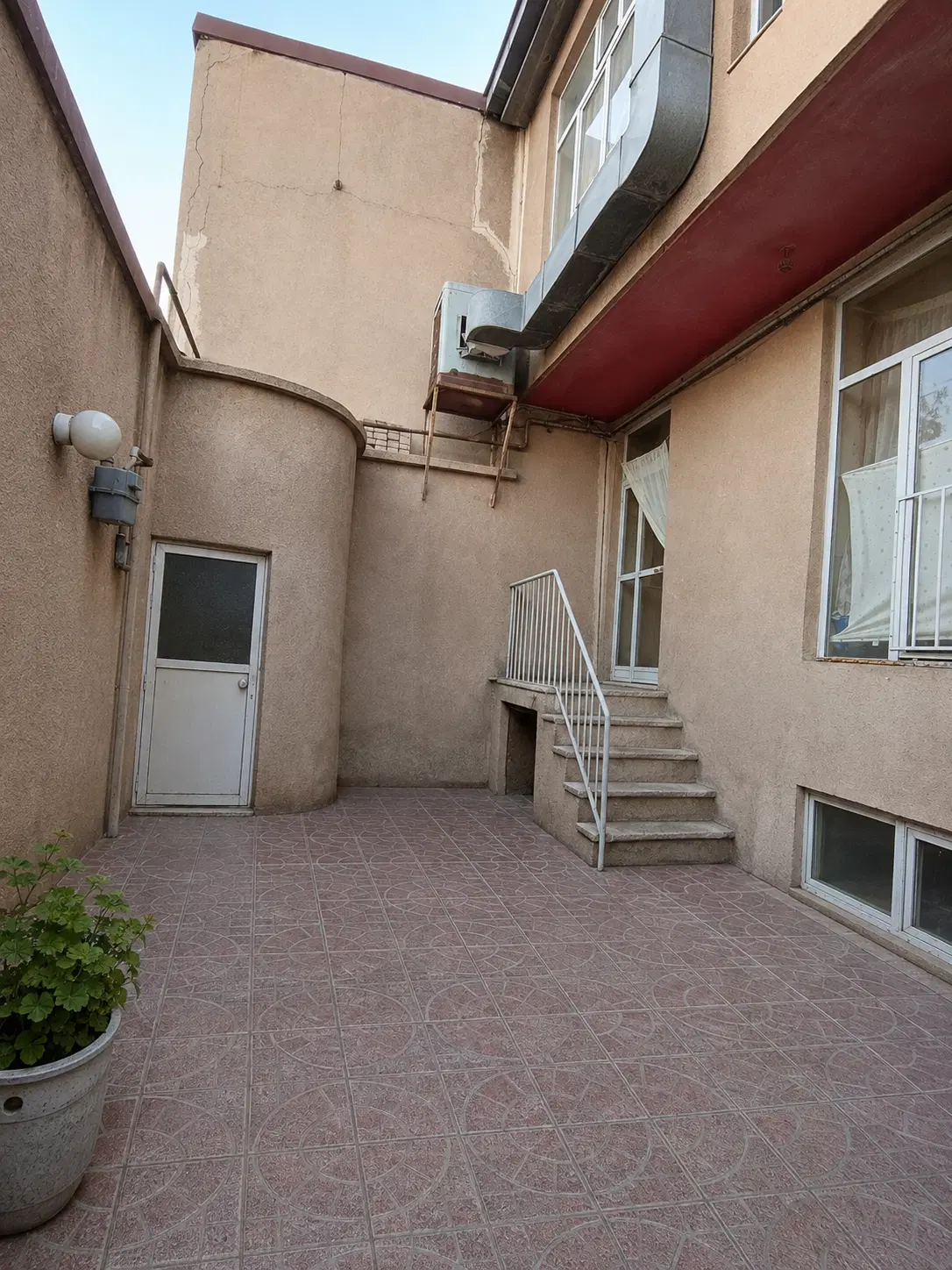 خانه کلنگی محدوده بزار